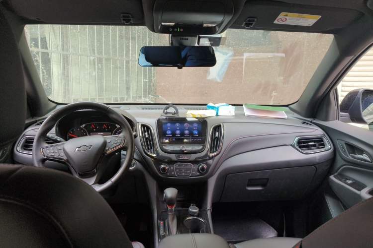 Used Chevrolet Equinox 2021 550T RS Smart Boundary-Pushing Edition Center Console