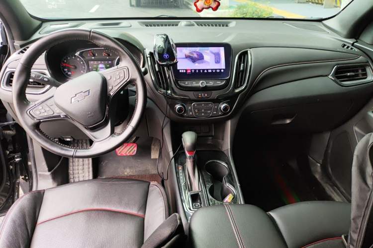 Used Chevrolet Equinox 2021 550T RS Smart Boundary-Pushing Edition Center Console