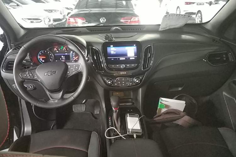 Used Chevrolet Equinox 2021 550T RS Four-Wheel Drive Intelligent Guardian Edition Center Console