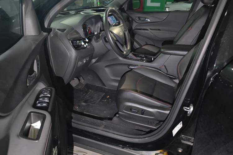 Used Chevrolet Equinox 2021 550T RS Smart Boundary-Pushing Edition Driver Seat