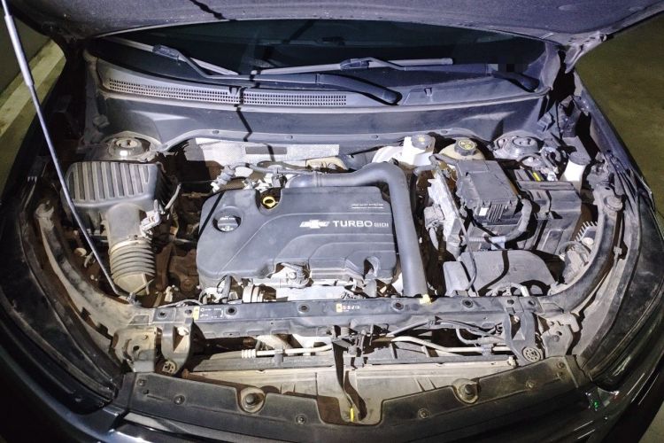 Used Chevrolet Equinox 2021 535T Yujie Edition Engine Bay