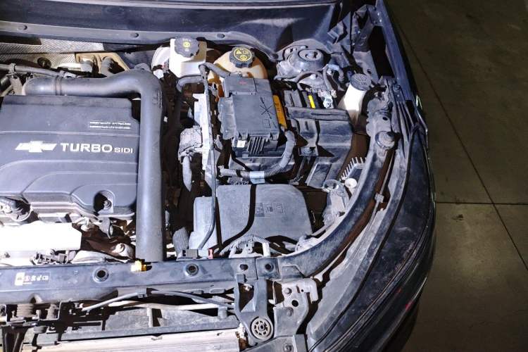 Used Chevrolet Equinox 2021 535T Yujie Edition Engine Bay Left