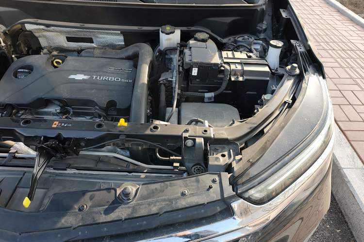 Used Chevrolet Equinox 2021 535T Chijie Edition Engine Bay Left