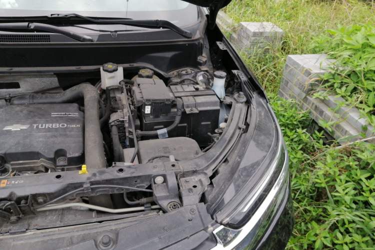 Used Chevrolet Equinox 2021 535T Yujie Edition Engine Bay Left