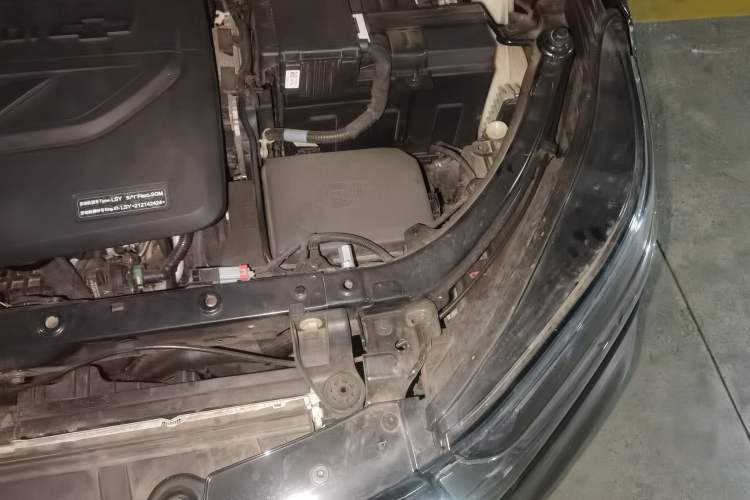 Used Chevrolet Equinox 2021 550T RS Smart Boundary-Pushing Edition Engine Bay Left