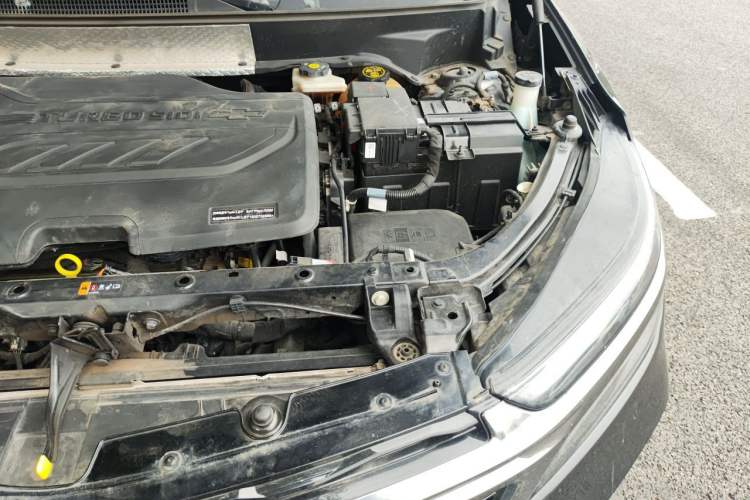 Used Chevrolet Equinox 2021 550T RS Smart Boundary-Pushing Edition Engine Bay Left
