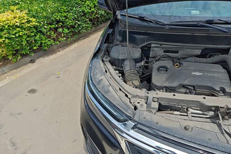 Used Chevrolet Equinox 2021 535T Yujie Edition Engine Bay Right