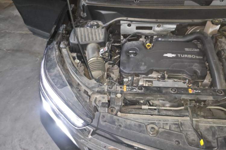 Used Chevrolet Equinox 2021 535T Yujie Edition Engine Bay Right