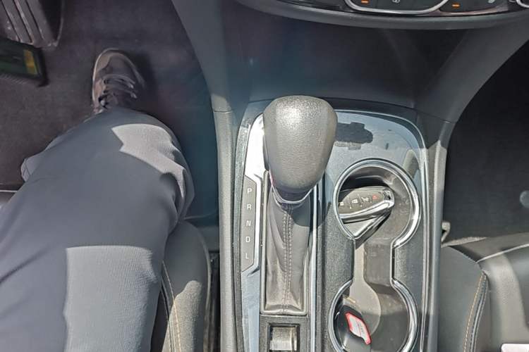 Used Chevrolet Equinox 2021 535T Yujie Edition Gear Lever