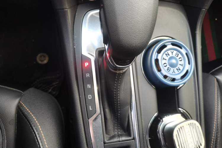 Used Chevrolet Equinox 2021 535T Chijie Edition Gear Lever