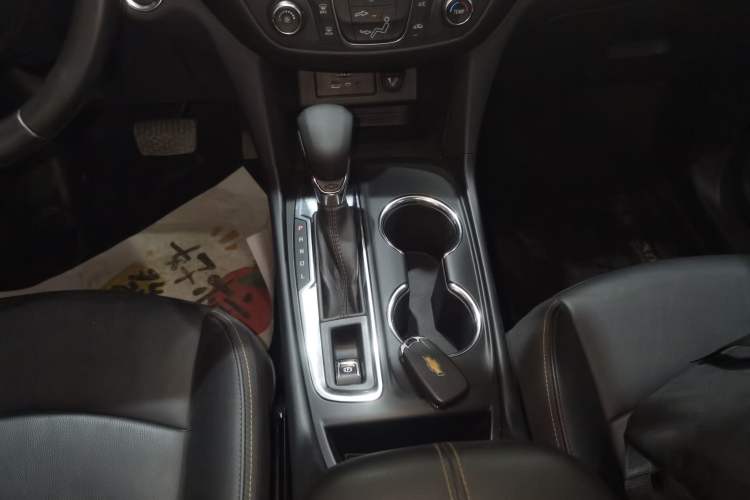 Used Chevrolet Equinox 2021 535T Chijie Edition Gear Lever