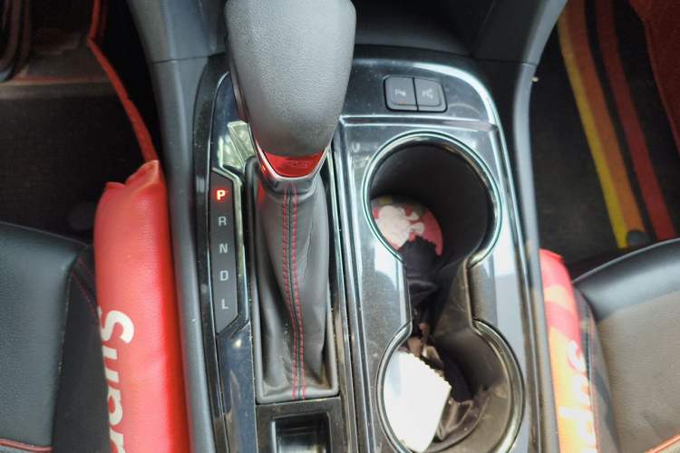 Used Chevrolet Equinox 2021 550T RS Four-Wheel Drive Intelligent Guardian Edition Gear Lever
