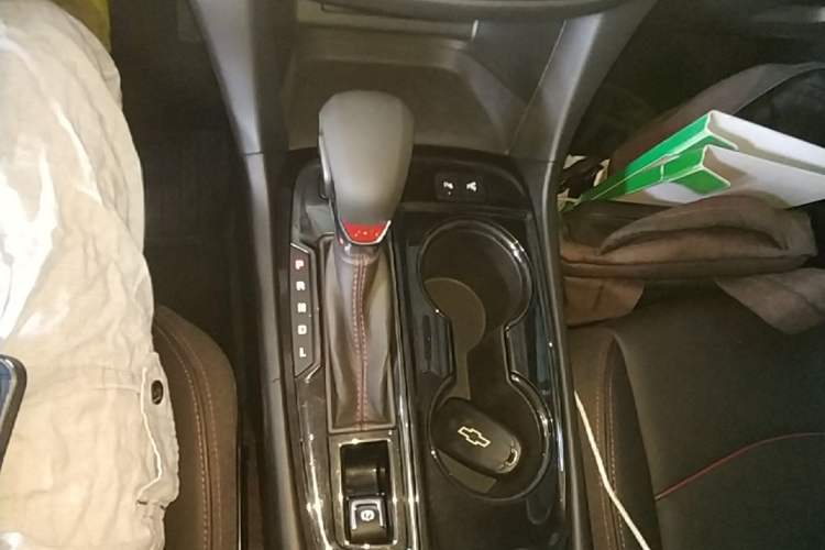 Used Chevrolet Equinox 2021 550T RS Four-Wheel Drive Intelligent Guardian Edition Gear Lever