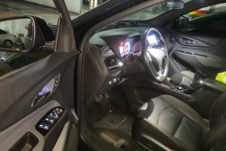 Used Chevrolet Equinox 2021 550T RS Smart Boundary-Pushing Edition Interior 3