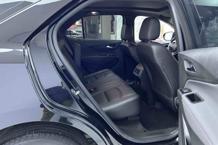 Used Chevrolet Equinox 2021 550T RS Smart Boundary-Pushing Edition Interior 4