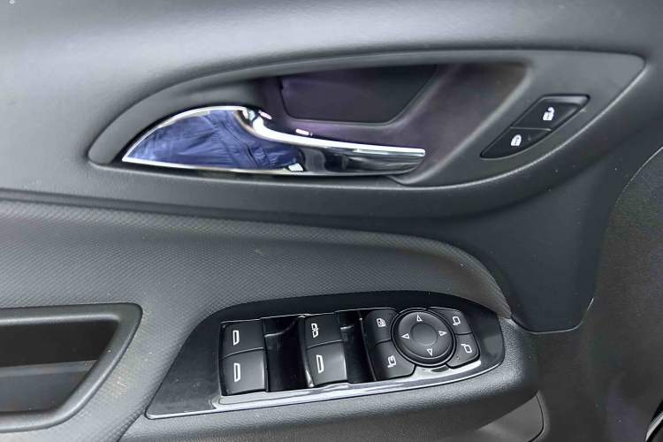 Used Chevrolet Equinox 2021 550T RS Smart Boundary-Pushing Edition Interior 7
