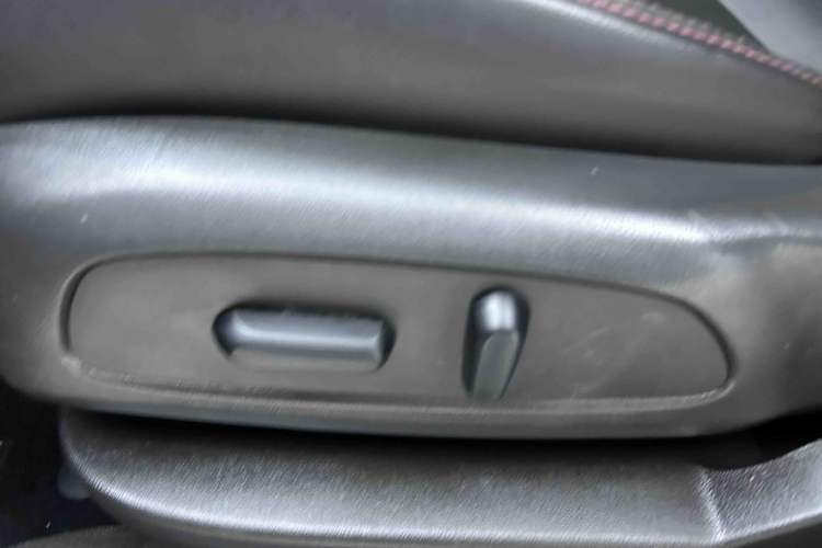 Used Chevrolet Equinox 2021 550T RS Smart Boundary-Pushing Edition Interior 8