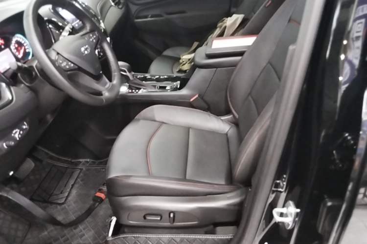 Used Chevrolet Equinox 2021 550T RS Smart Boundary-Pushing Edition Left Front Seat
