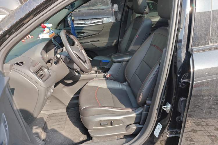 Used Chevrolet Equinox 2021 550T RS Smart Boundary-Pushing Edition Left Front Seat