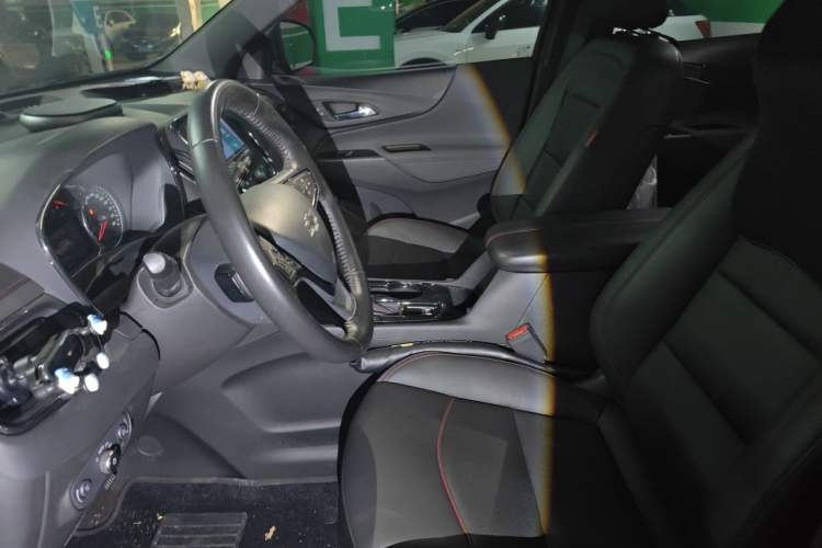 Used Chevrolet Equinox 2021 550T RS Smart Boundary-Pushing Edition Left Front Seat