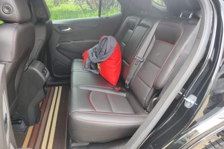 Used Chevrolet Equinox 2021 550T RS Smart Boundary-Pushing Edition Left Rear Seat