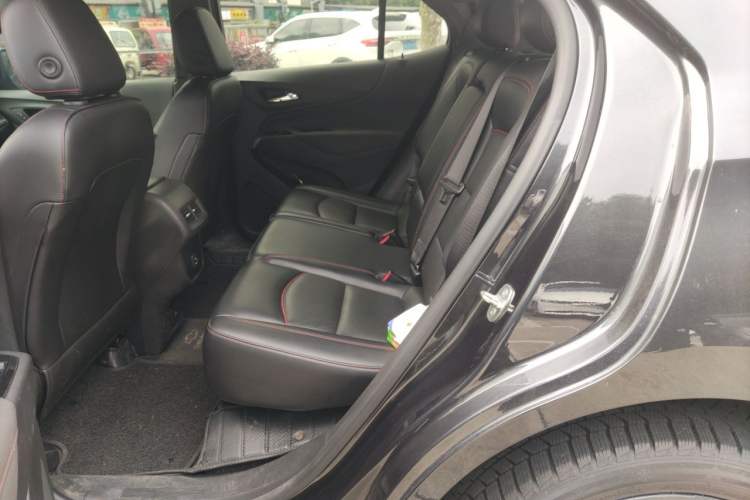 Used Chevrolet Equinox 2021 550T RS Four-Wheel Drive Intelligent Guardian Edition Left Rear Seat