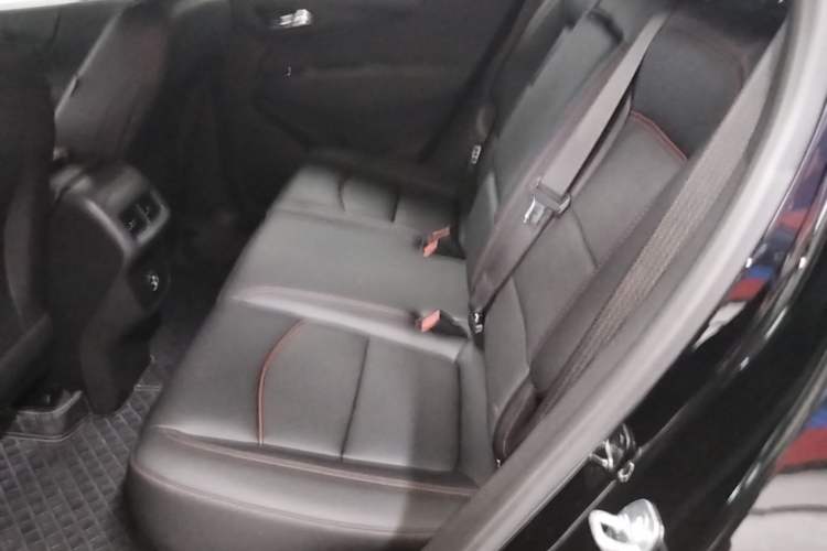 Used Chevrolet Equinox 2021 550T RS Smart Boundary-Pushing Edition Left Rear Seat