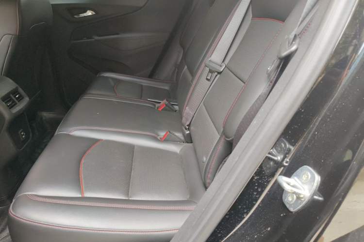 Used Chevrolet Equinox 2021 550T RS Smart Boundary-Pushing Edition Left Rear Seat