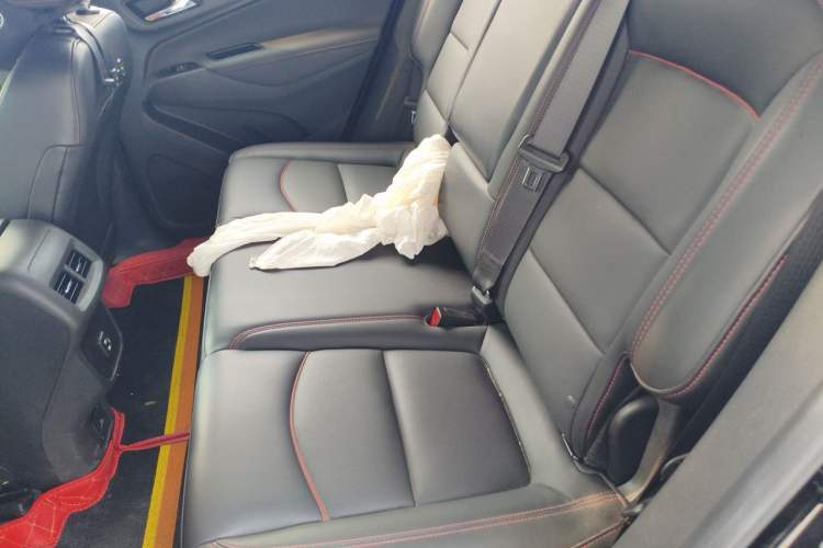 Used Chevrolet Equinox 2021 550T RS Four-Wheel Drive Intelligent Guardian Edition Left Rear Seat