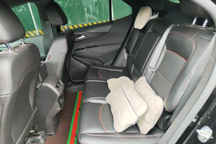 Used Chevrolet Equinox 2021 550T RS Smart Boundary-Pushing Edition Left Rear Seat
