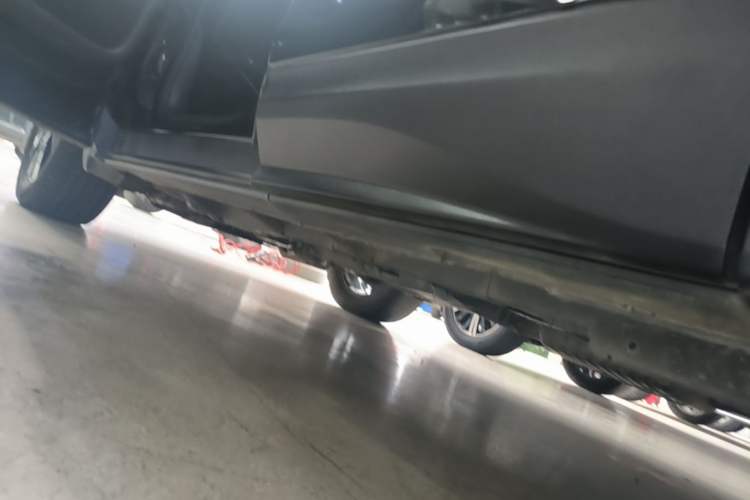 Used Chevrolet Equinox 2021 550T RS Smart Boundary-Pushing Edition Left Side Sill