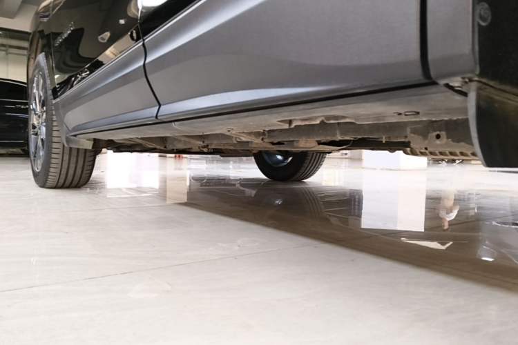 Used Chevrolet Equinox 2021 550T RS Four-Wheel Drive Intelligent Guardian Edition Left Side Sill