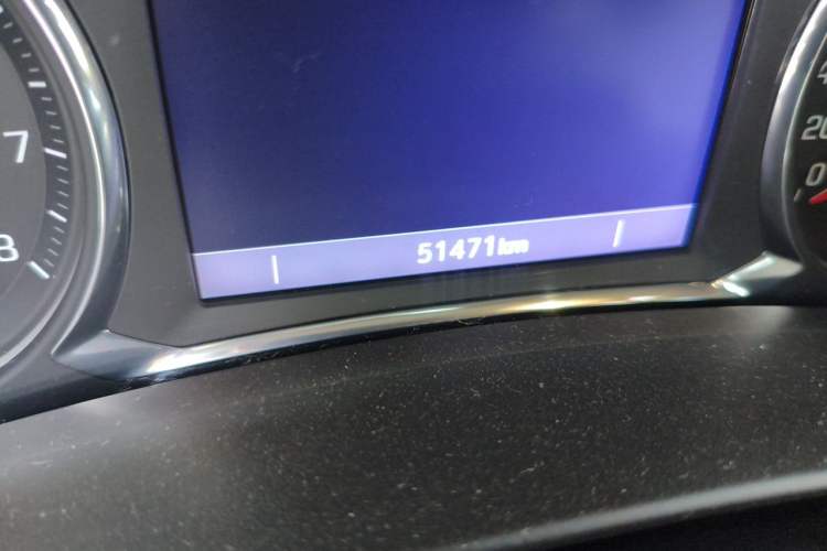 Used Chevrolet Equinox 2021 550T RS Four-Wheel Drive Intelligent Guardian Edition Odometer Close Up