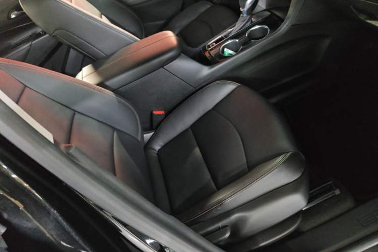 Used Chevrolet Equinox 2021 535T Yujie Edition Right Front Seat