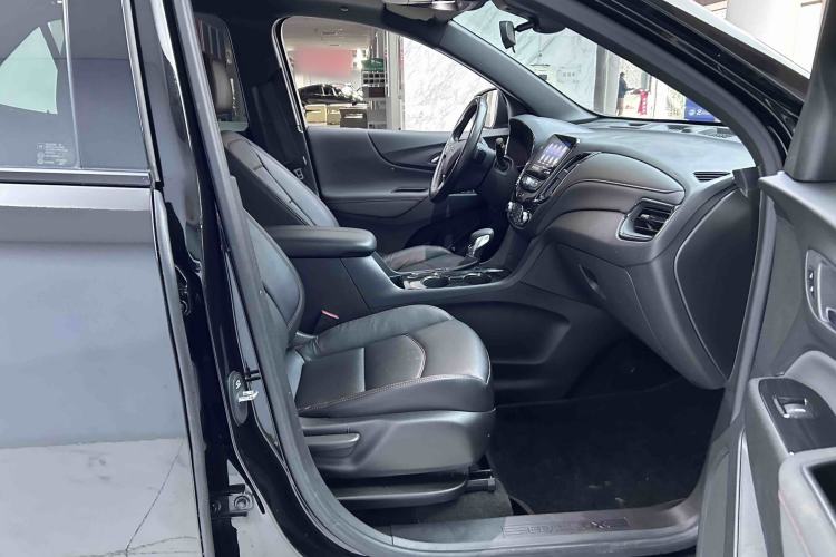 Used Chevrolet Equinox 2021 550T RS Smart Boundary-Pushing Edition Right Front Seat