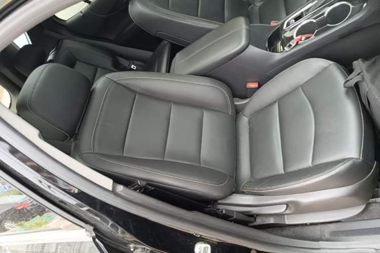 Used Chevrolet Equinox 2021 535T Yujie Edition Right Front Seat