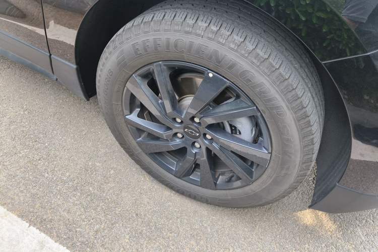 Used Chevrolet Equinox 2021 550T RS Smart Boundary-Pushing Edition Right Front Wheel Hub