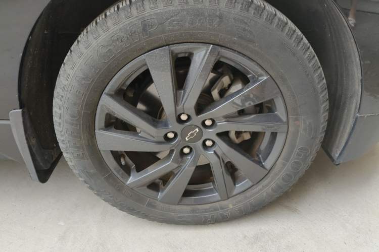 Used Chevrolet Equinox 2021 550T RS Smart Boundary-Pushing Edition Right Front Wheel Hub