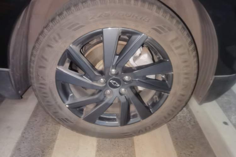 Used Chevrolet Equinox 2021 550T RS Smart Boundary-Pushing Edition Right Front Wheel Hub