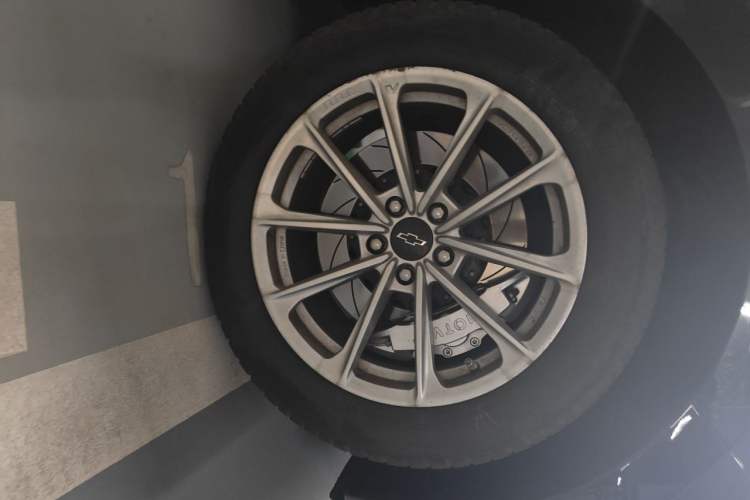 Used Chevrolet Equinox 2021 550T RS Smart Boundary-Pushing Edition Right Front Wheel Hub