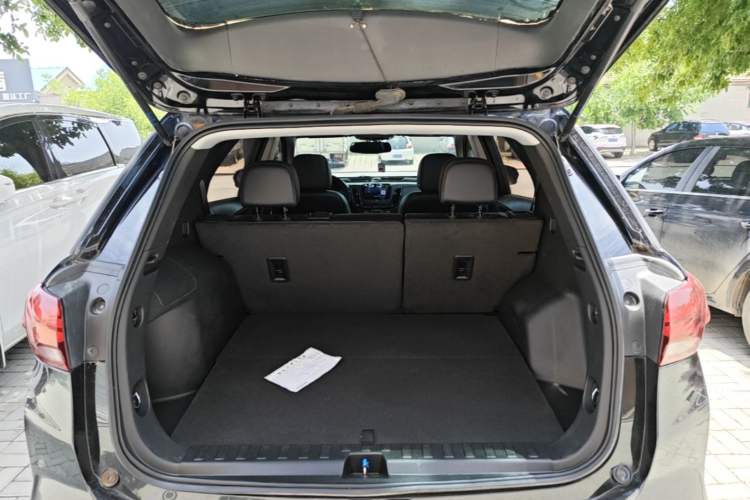 Used Chevrolet Equinox 2021 535T Chijie Edition Trunk