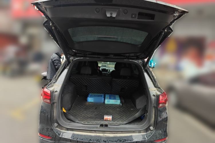 Used Chevrolet Equinox 2021 550T RS Smart Boundary-Pushing Edition Trunk