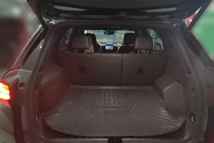 Used Chevrolet Equinox 2021 550T RS Smart Boundary-Pushing Edition Trunk
