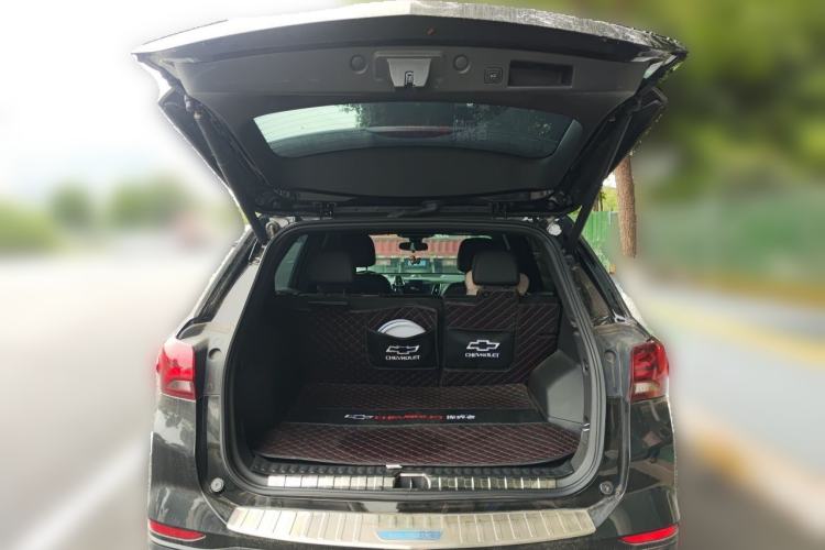Used Chevrolet Equinox 2021 550T RS Smart Boundary-Pushing Edition Trunk