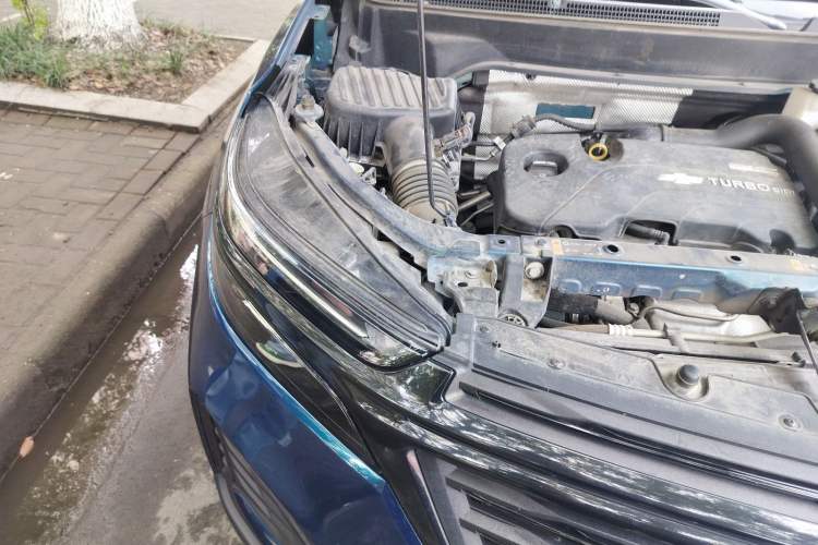 Used Chevrolet Equinox 2021 535T Yujie Edition Engine Bay Right