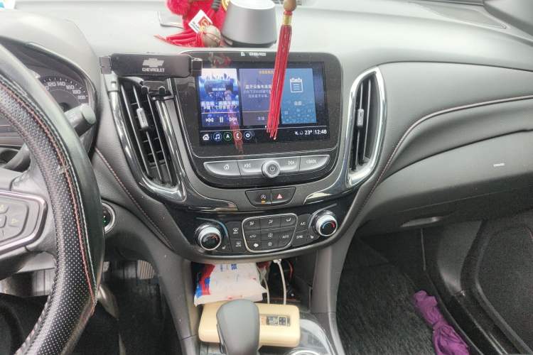 Used Chevrolet Equinox 2021 550T RS Smart Boundary-Pushing Edition Audio And AC Panel