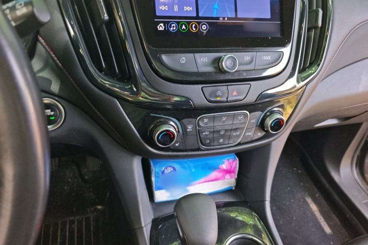 Used Chevrolet Equinox 2021 550T RS Smart Boundary-Pushing Edition Audio And AC Panel
