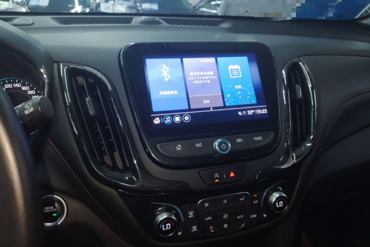 Used Chevrolet Equinox 2021 550T RS Smart Boundary-Pushing Edition Audio And AC Panel