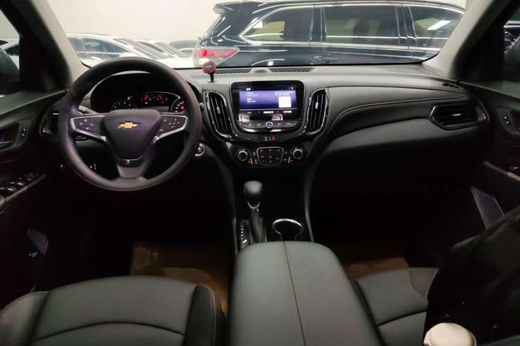 Used Chevrolet Equinox 2021 535T Yujie Edition Center Console