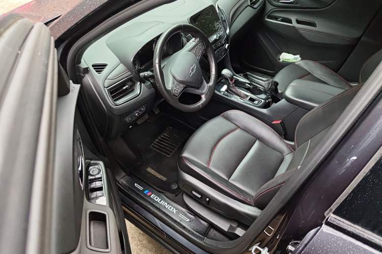 Used Chevrolet Equinox 2021 550T RS Smart Boundary-Pushing Edition Driver Seat